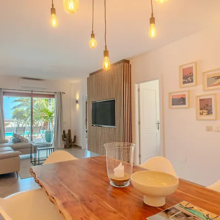 度假居 Achaman - Peace, Sea Views And Heated Pool