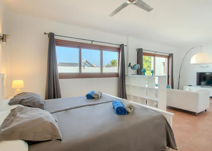 Achaman - Peace, Sea Views And Heated Pool