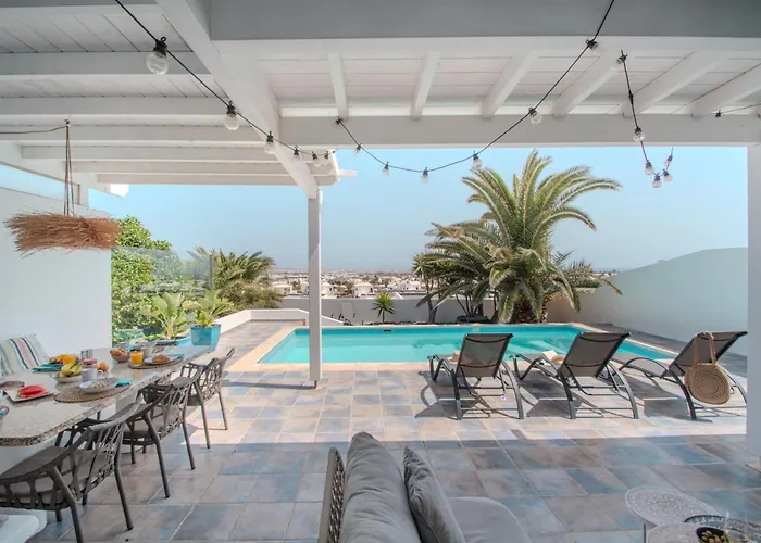 Achaman - Peace, Sea Views And Heated Pool